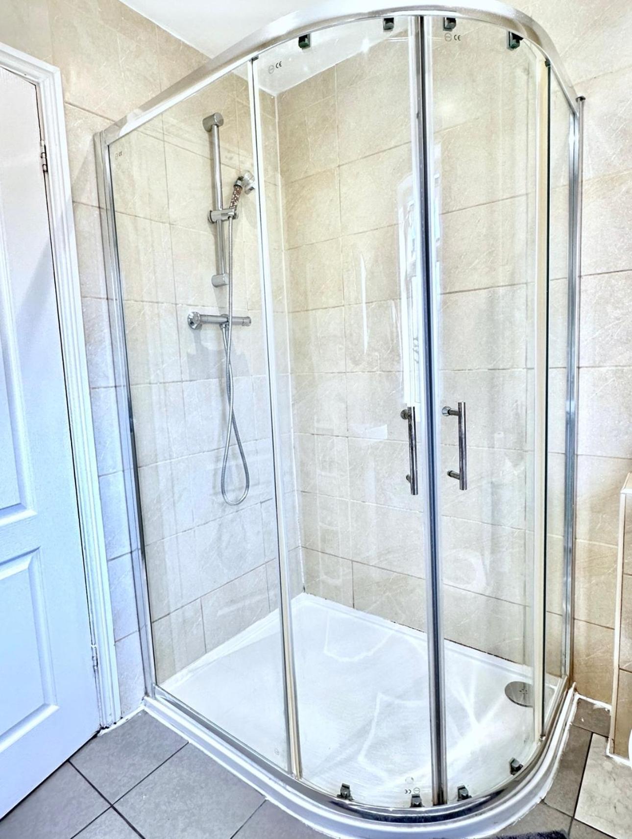 Charming 3-Bedroom House With Garden In Portsmouth, Close Parking, Train Station & Gunwharf Экстерьер фото
