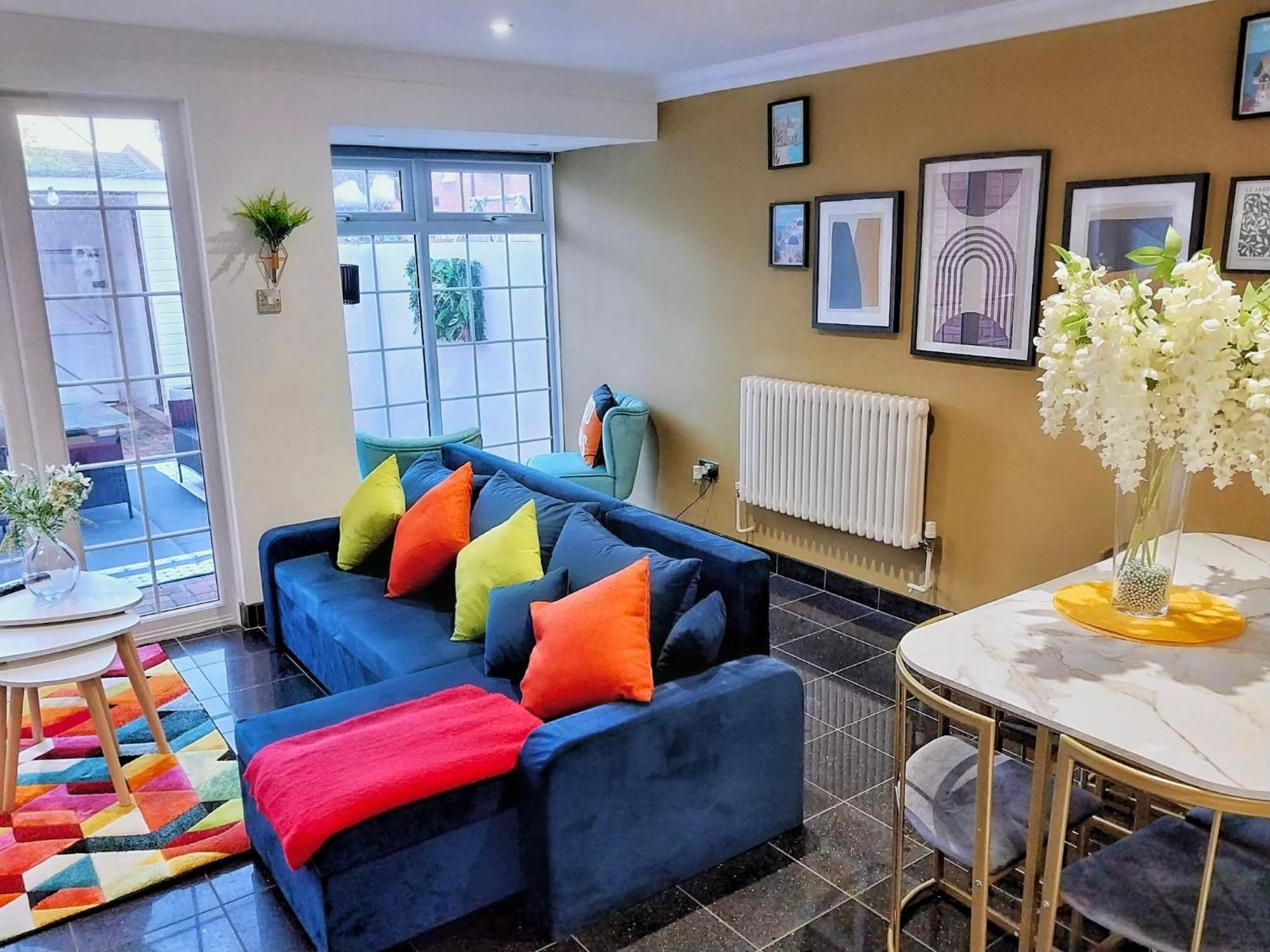 Charming 3-Bedroom House With Garden In Portsmouth, Close Parking, Train Station & Gunwharf Экстерьер фото